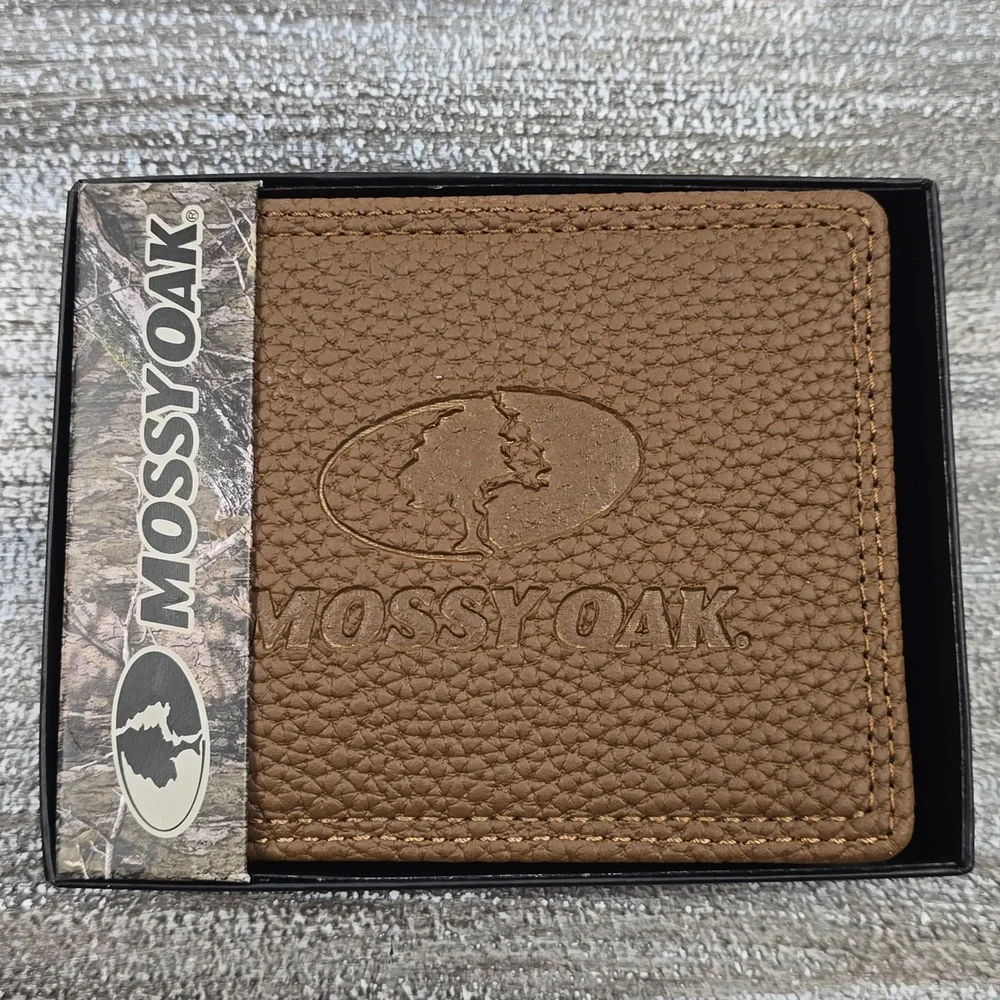 Mossy Oak Brown Bi‑Fold Wallet – Pebble Leather‑Like Texture